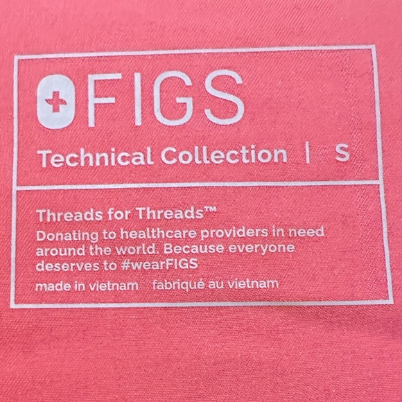 FIGS Neon Pink Casma Three-Pocket Scrub Top - size small - Picture 3 of 4